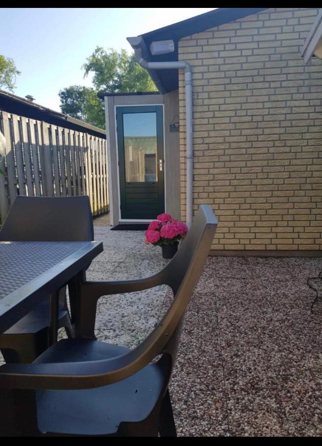 Cozy Chalet In Opmeer Near Amsterdam And Beach Ngoại thất bức ảnh