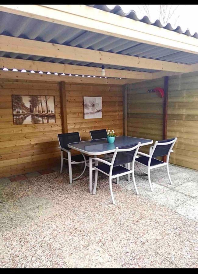 Cozy Chalet In Opmeer Near Amsterdam And Beach Ngoại thất bức ảnh