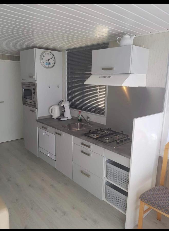Cozy Chalet In Opmeer Near Amsterdam And Beach Ngoại thất bức ảnh